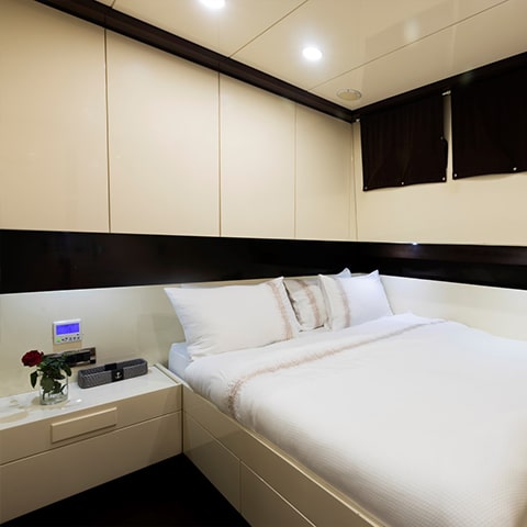 fdc-yachts-charter-siyu-cabin-image01